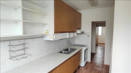 Pronájmu za podmínky postoupení pohledávky za nejvyšší cenu bytu č. 11 v Praze 14, Kardašovská č.p. 670
